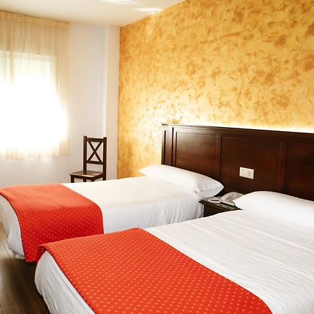 Hotel Restaurante Sostenible La Laguna Brozas 外观 照片
