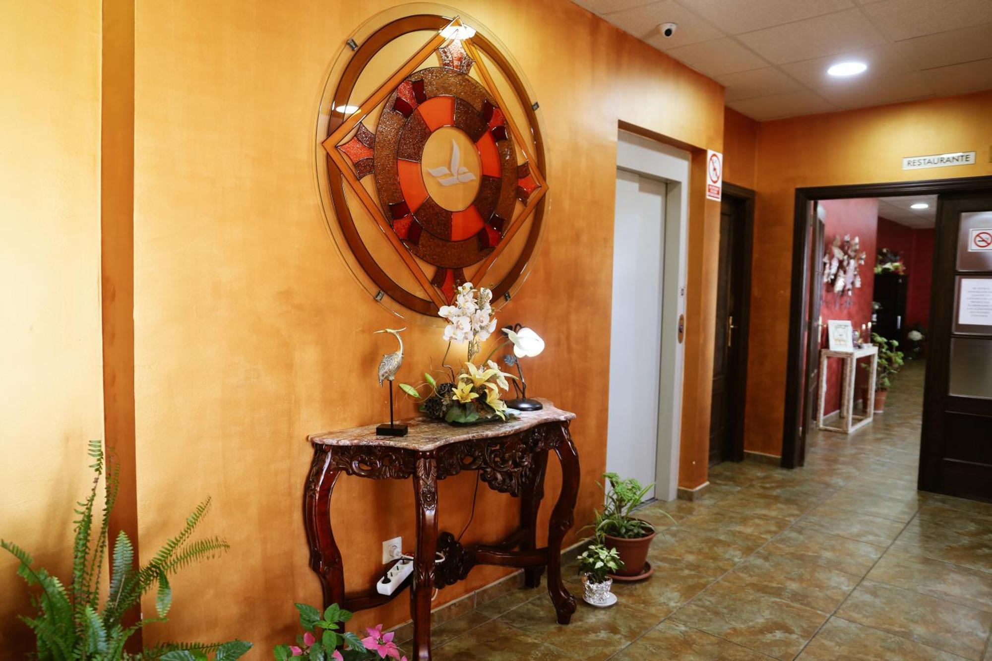 Hotel Restaurante Sostenible La Laguna Brozas 外观 照片