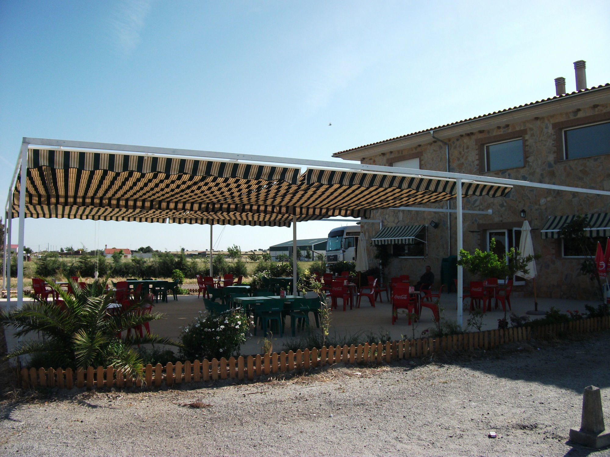 Hotel Restaurante Sostenible La Laguna Brozas 外观 照片