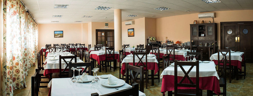 Hotel Restaurante Sostenible La Laguna Brozas 外观 照片