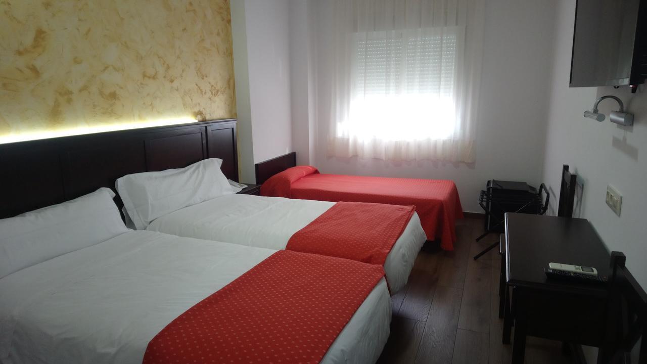 Hotel Restaurante Sostenible La Laguna Brozas 外观 照片