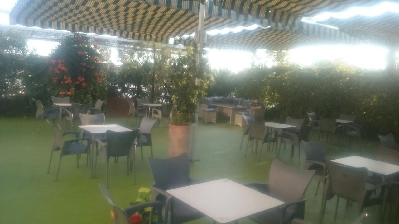 Hotel Restaurante Sostenible La Laguna Brozas 外观 照片