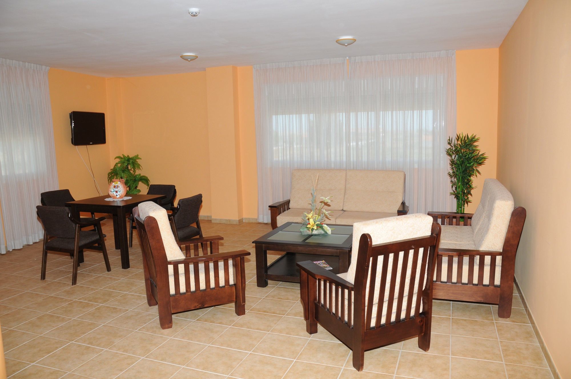 Hotel Restaurante Sostenible La Laguna Brozas 外观 照片